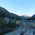 Atico Duplex Reformado Con Vistas A La Montana